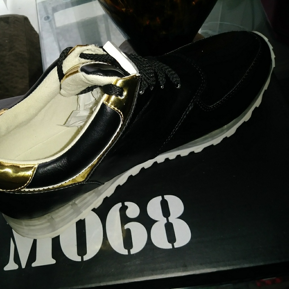 Black shoes that light up